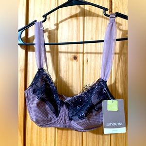 NWT - Amoena gorgeous size 34B bra in black with lavender lining